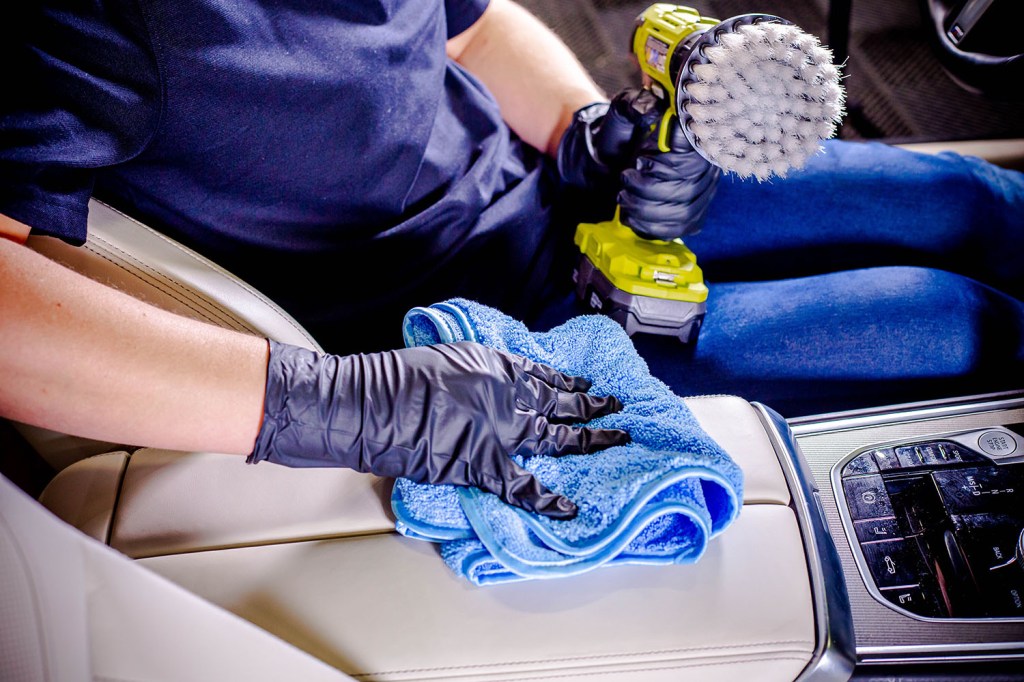 nettoyage siège pressing vapeur des sièges  banquette ainsi que de la moquettes sur Lille Faches-Thumesnil fretin Loos Haubourdin Villeneuve d'Ascq Wambrechies Tourcoing Roubaix Wattrelos calais dunkerque vendeville lesquin seclin